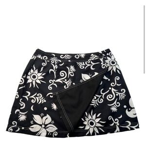 Chic Black and White Floral Skirt
